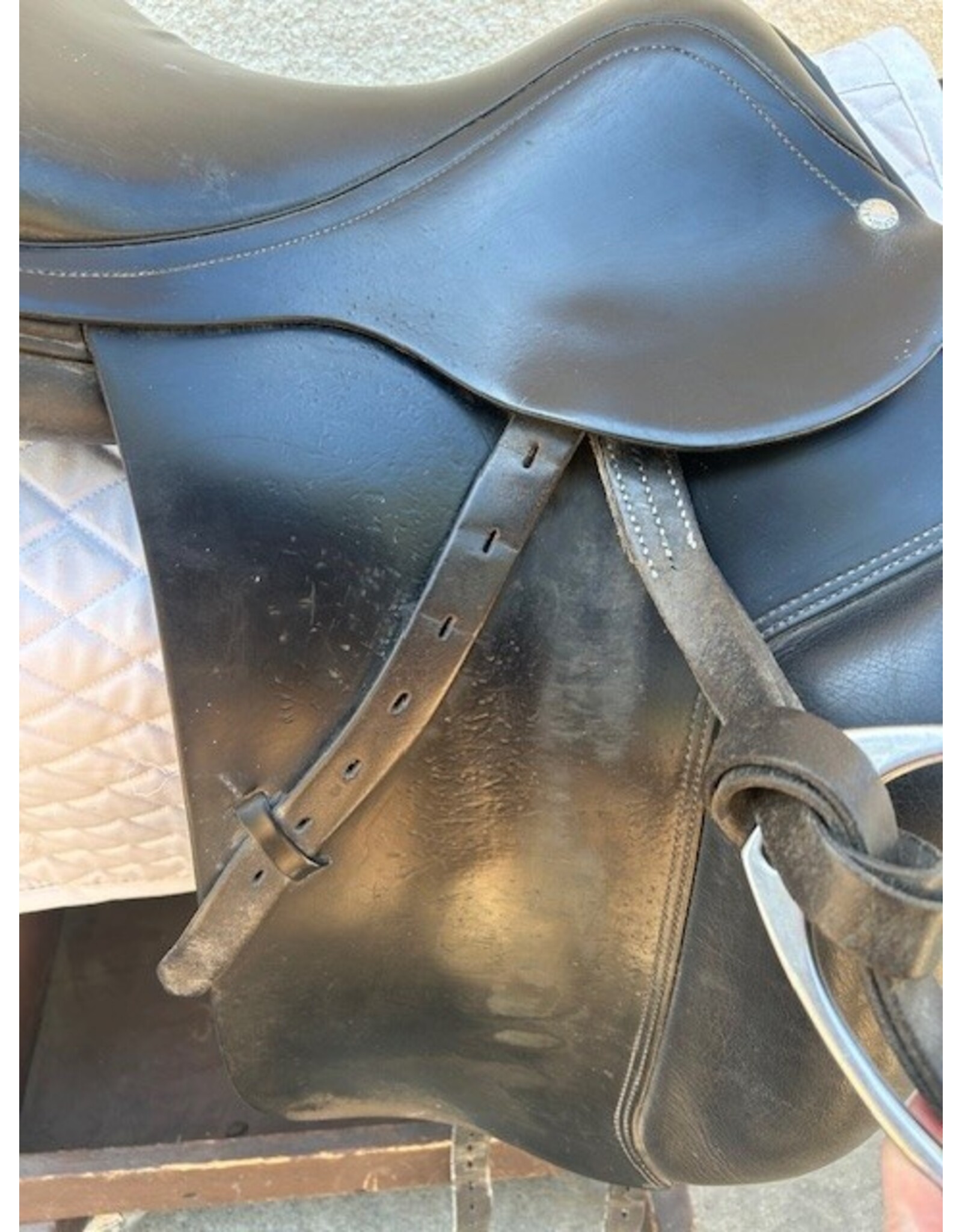 Amerigo Dressage Saddle 17.5" Wide Tree