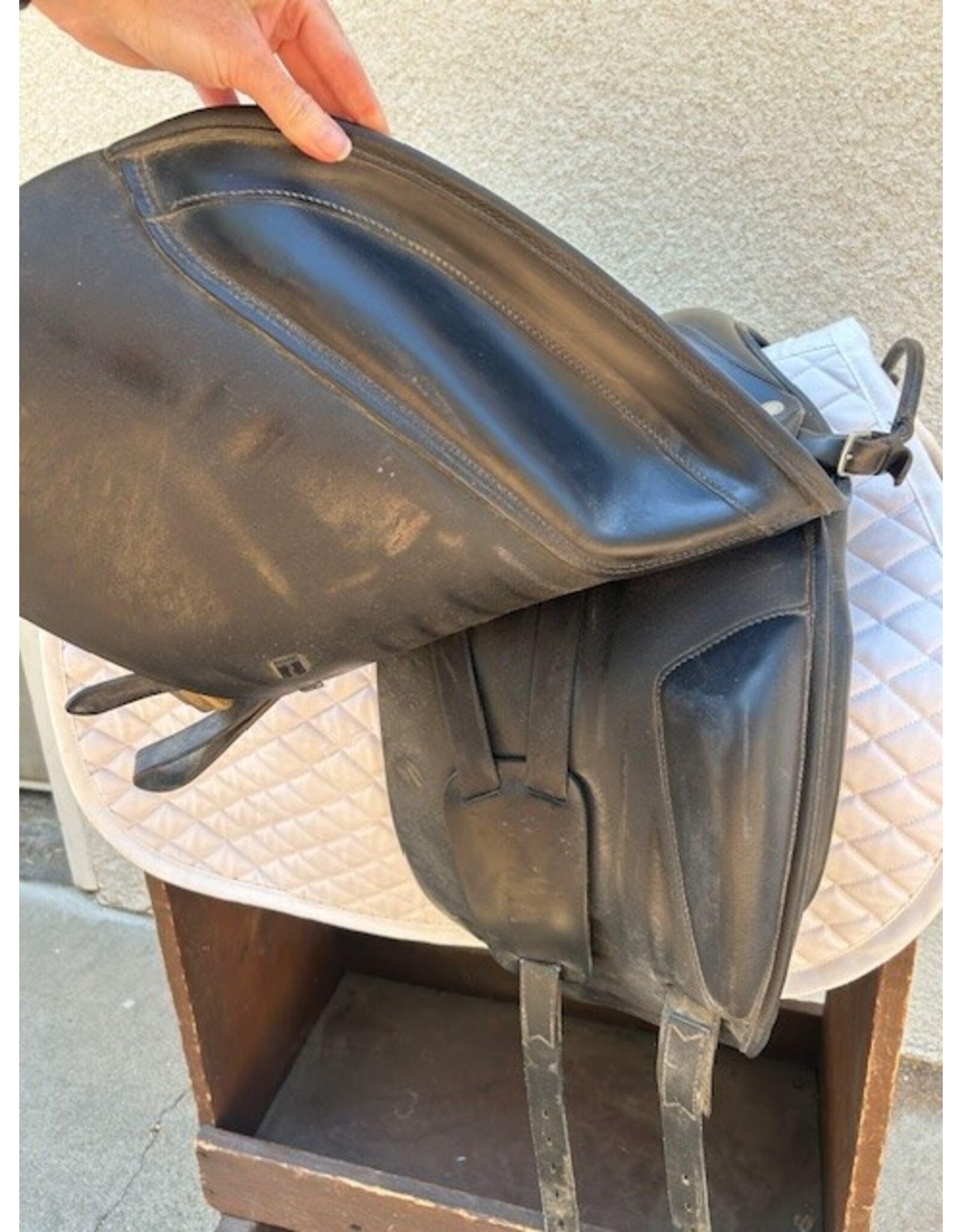 Amerigo Dressage Saddle 17.5" Wide Tree