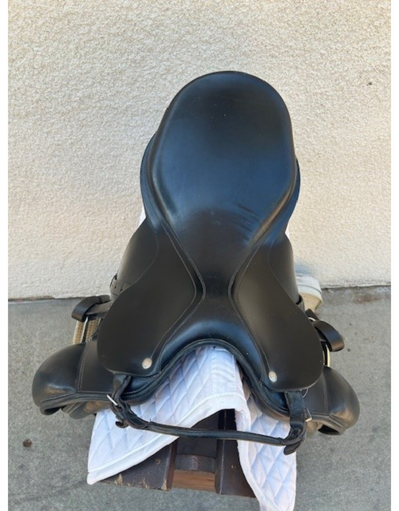 Amerigo Dressage Saddle 17.5" Wide Tree