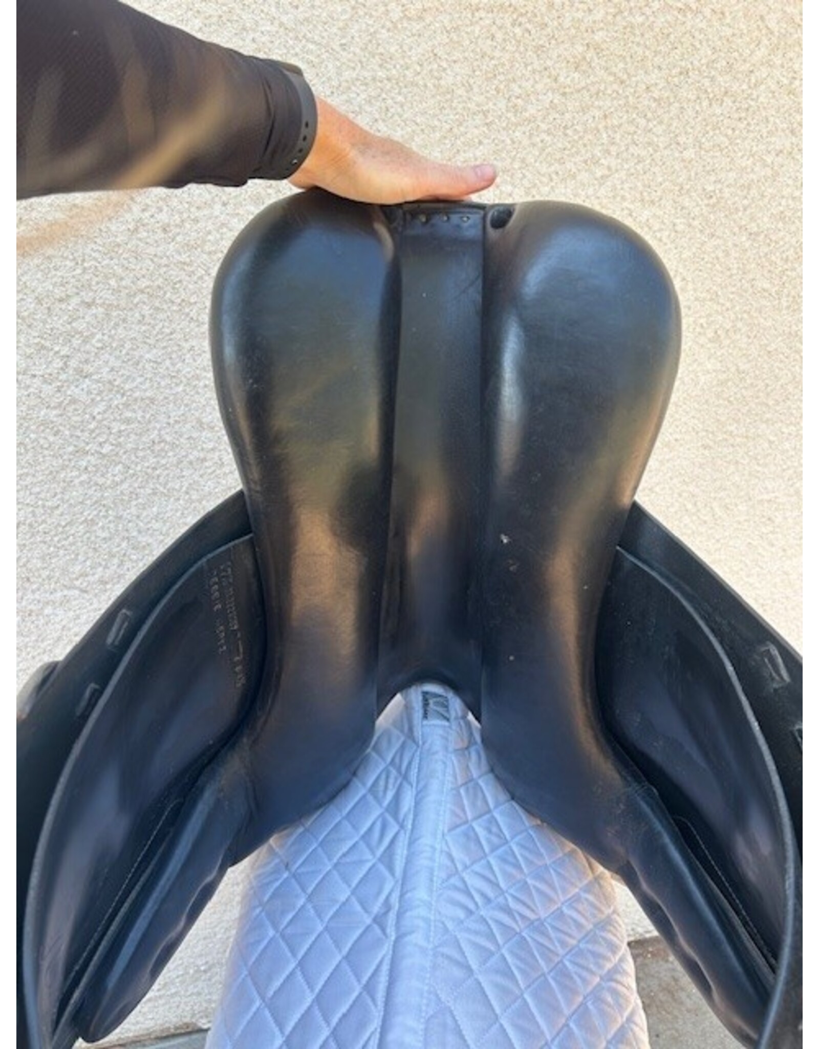 Amerigo Dressage Saddle 17.5" Wide Tree