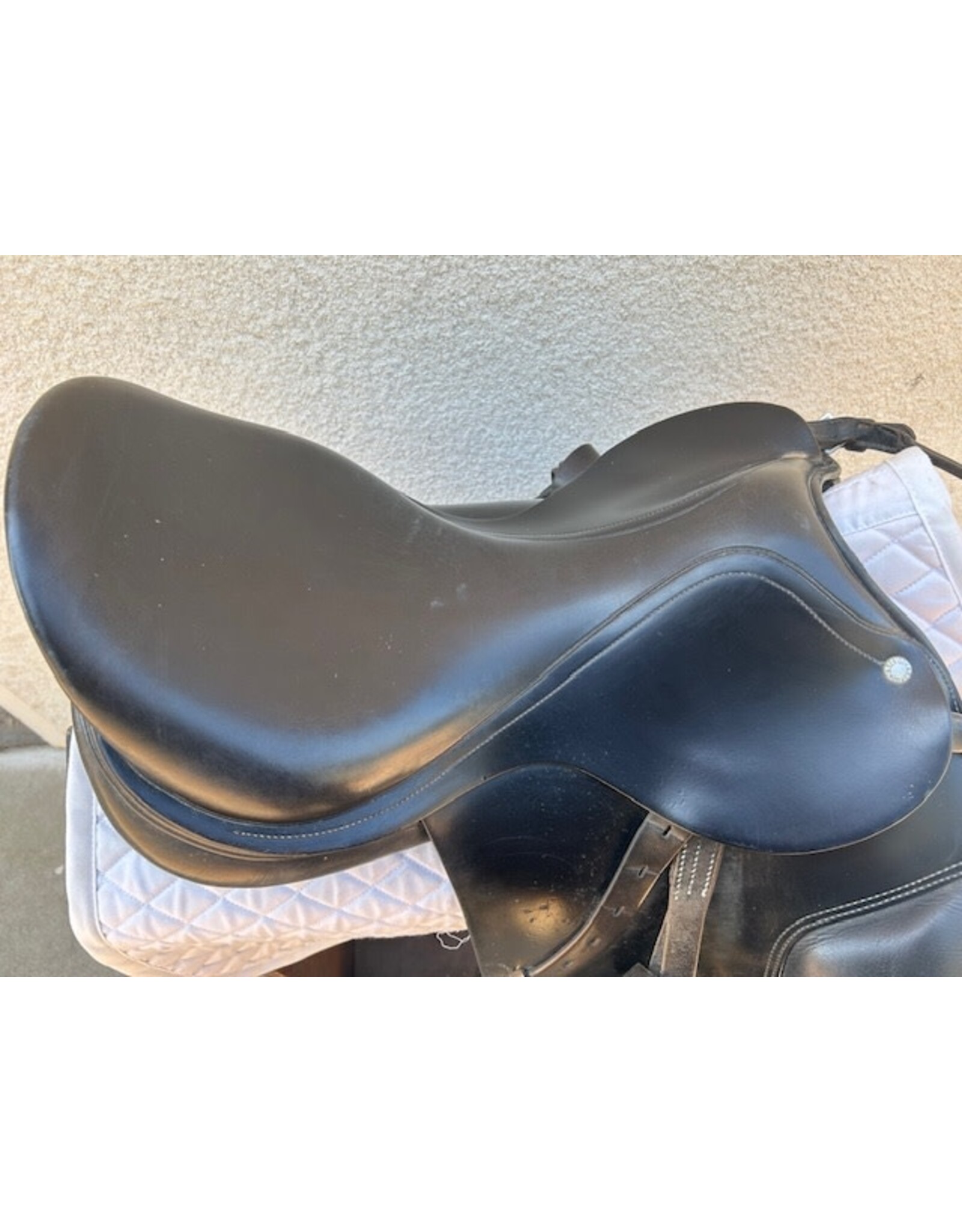 Amerigo Dressage Saddle 17.5" Wide Tree