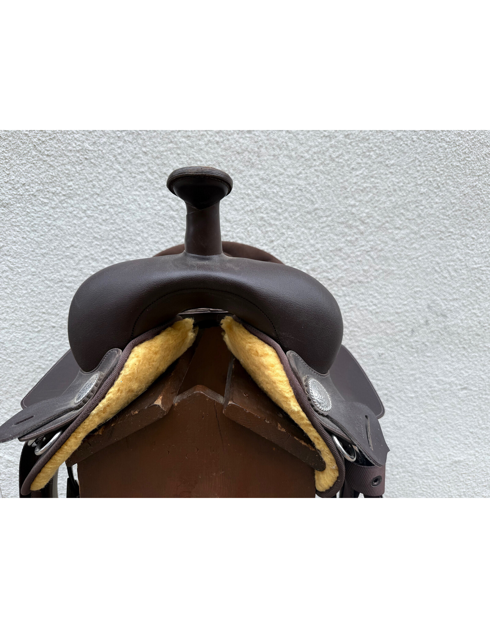 Wintec Western Saddle Synthetic Brown 15" Medium Tree
