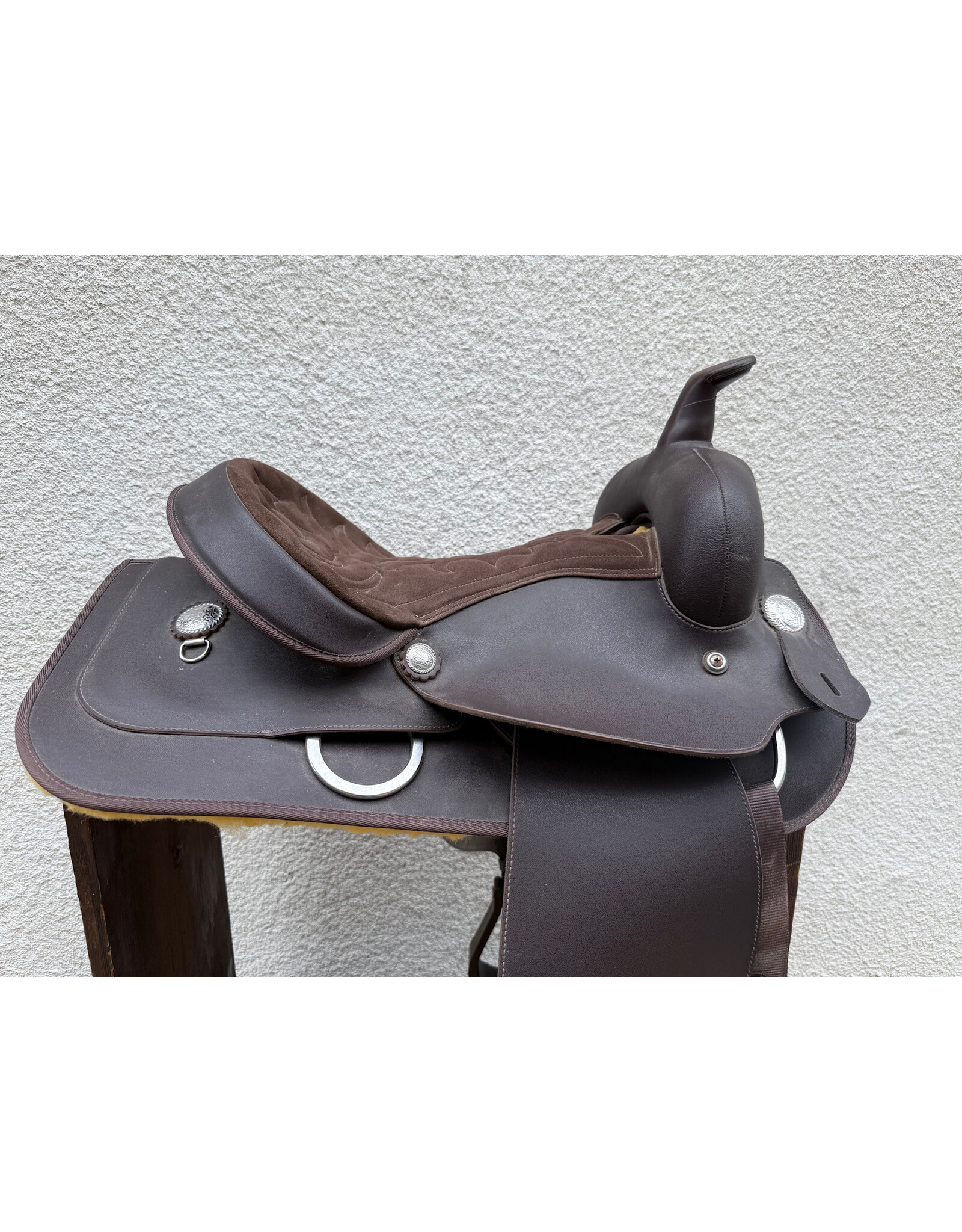 Wintec Western Saddle Synthetic Brown 15" Medium Tree