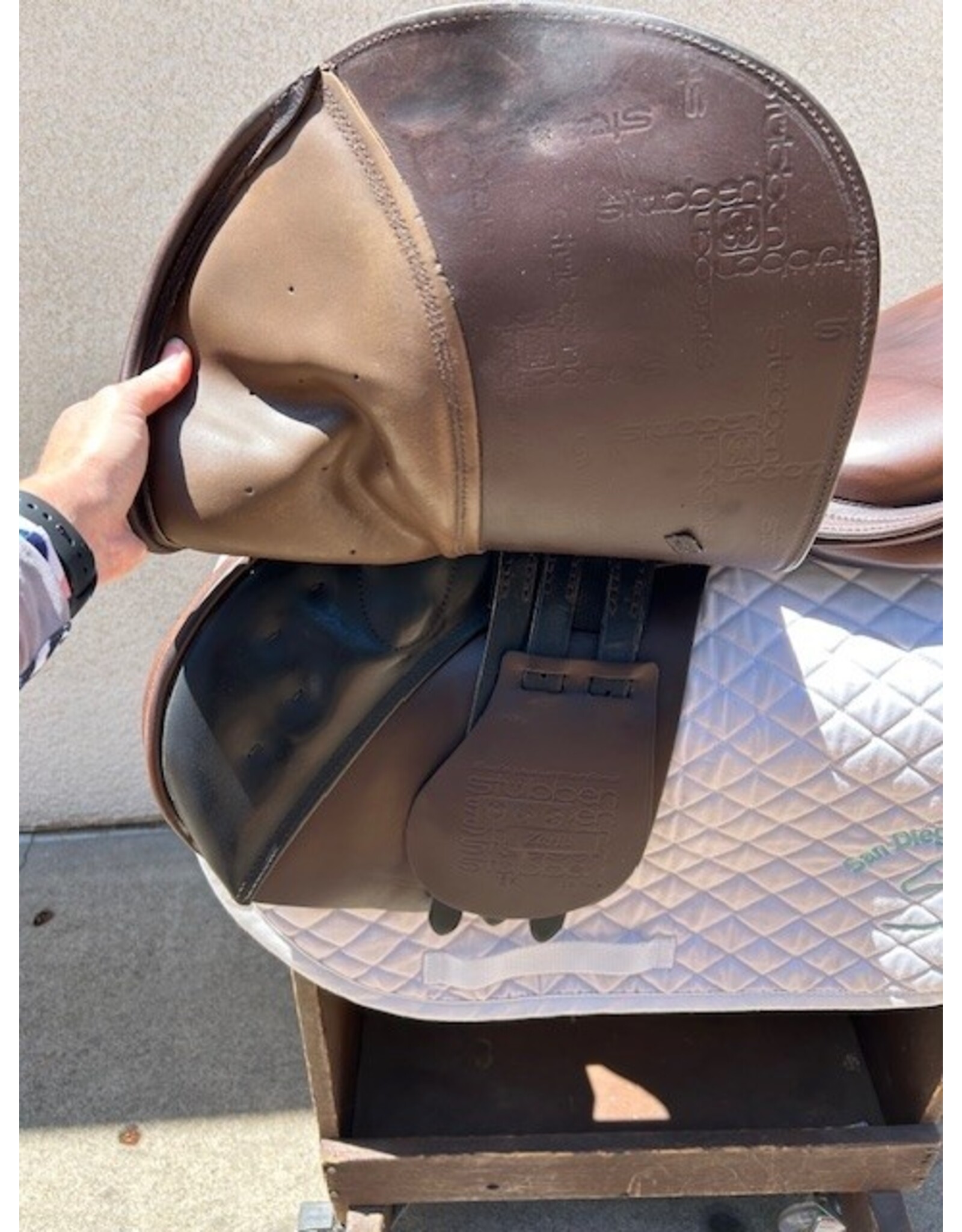 Stubben Zaria EX Deluxe 2013 18" Seat, 27 (Narrow-Medium Narrow) tree