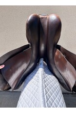 Stubben Zaria EX Deluxe 2013 18" Seat, 27 (Narrow-Medium Narrow) tree