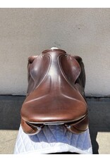 Stubben Zaria EX Deluxe 2013 18" Seat, 27 (Narrow-Medium Narrow) tree