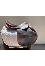 Stubben Zaria EX Deluxe 2013 18" Seat, 27 (Narrow-Medium Narrow) tree