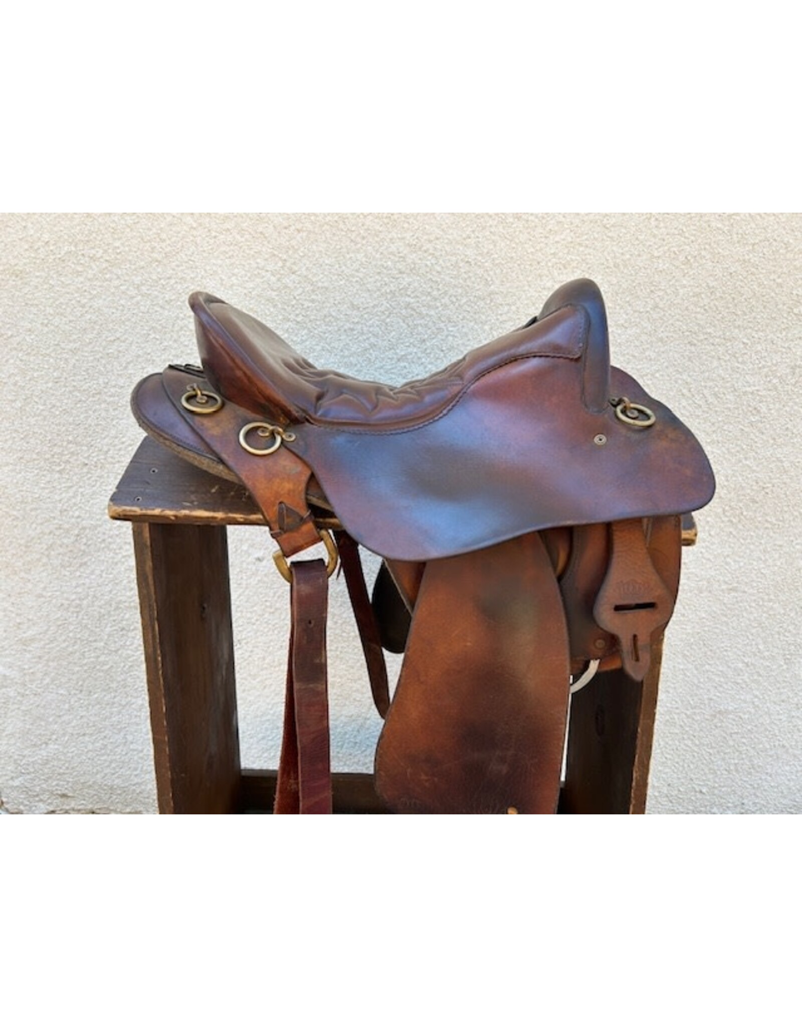 Tucker Trail Saddle 15.5" Seat 5.5" Gullet