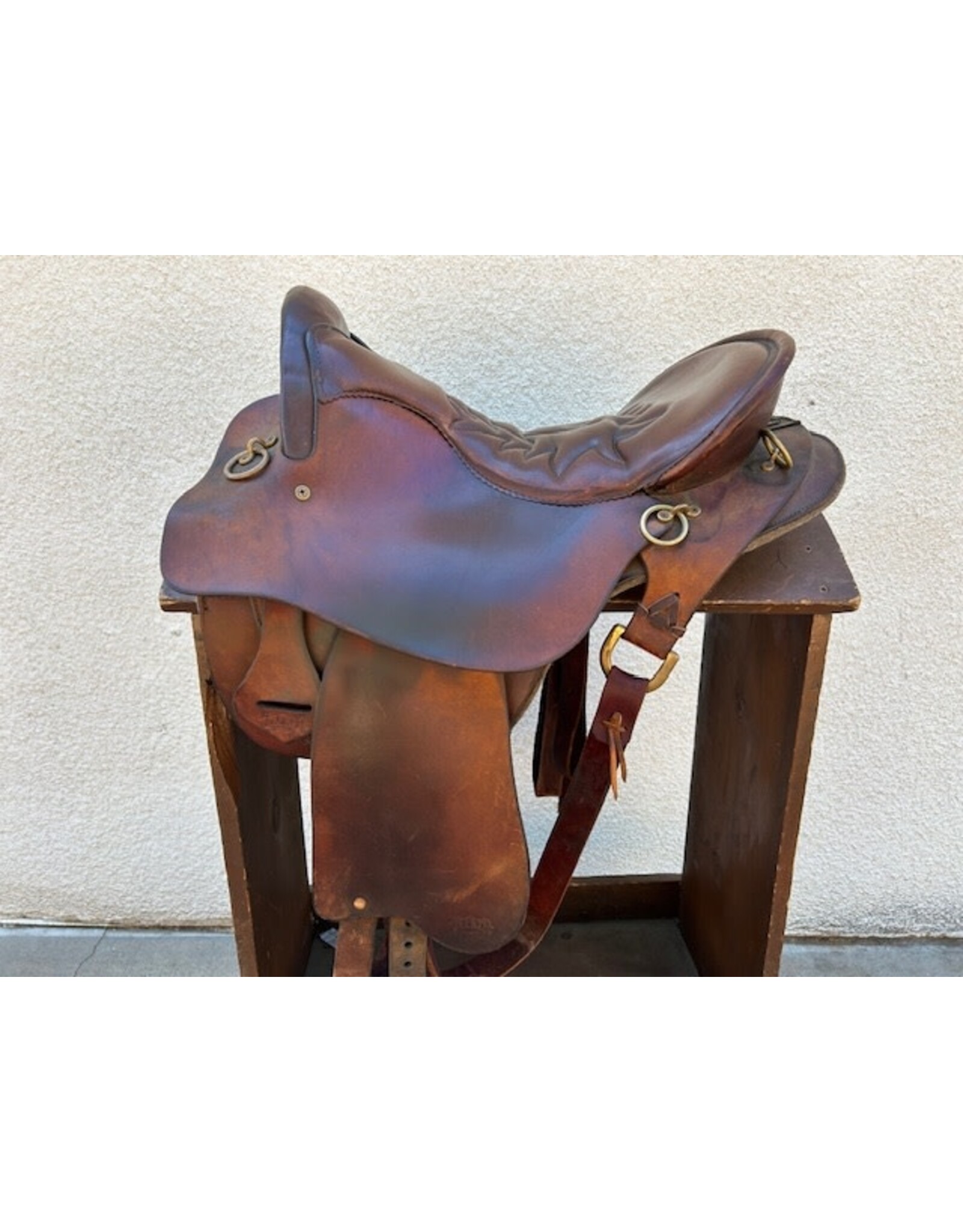Tucker Trail Saddle 15.5" Seat 5.5" Gullet