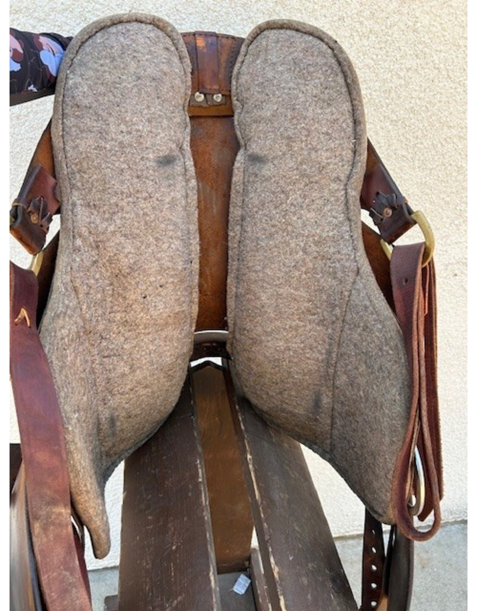 Tucker Trail Saddle 15.5" Seat 5.5" Gullet