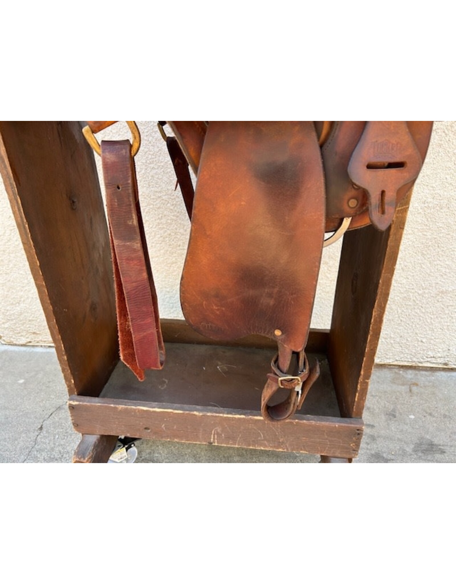 Tucker Trail Saddle 15.5" Seat 5.5" Gullet