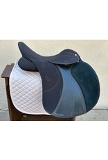 Wintec Lite 17" Seat Black Gullet Plate (Medium)