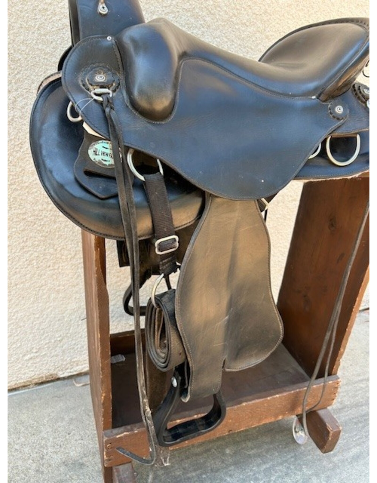 Hill View Farm Orthoflex 16" Seat w/ Fleece Booties