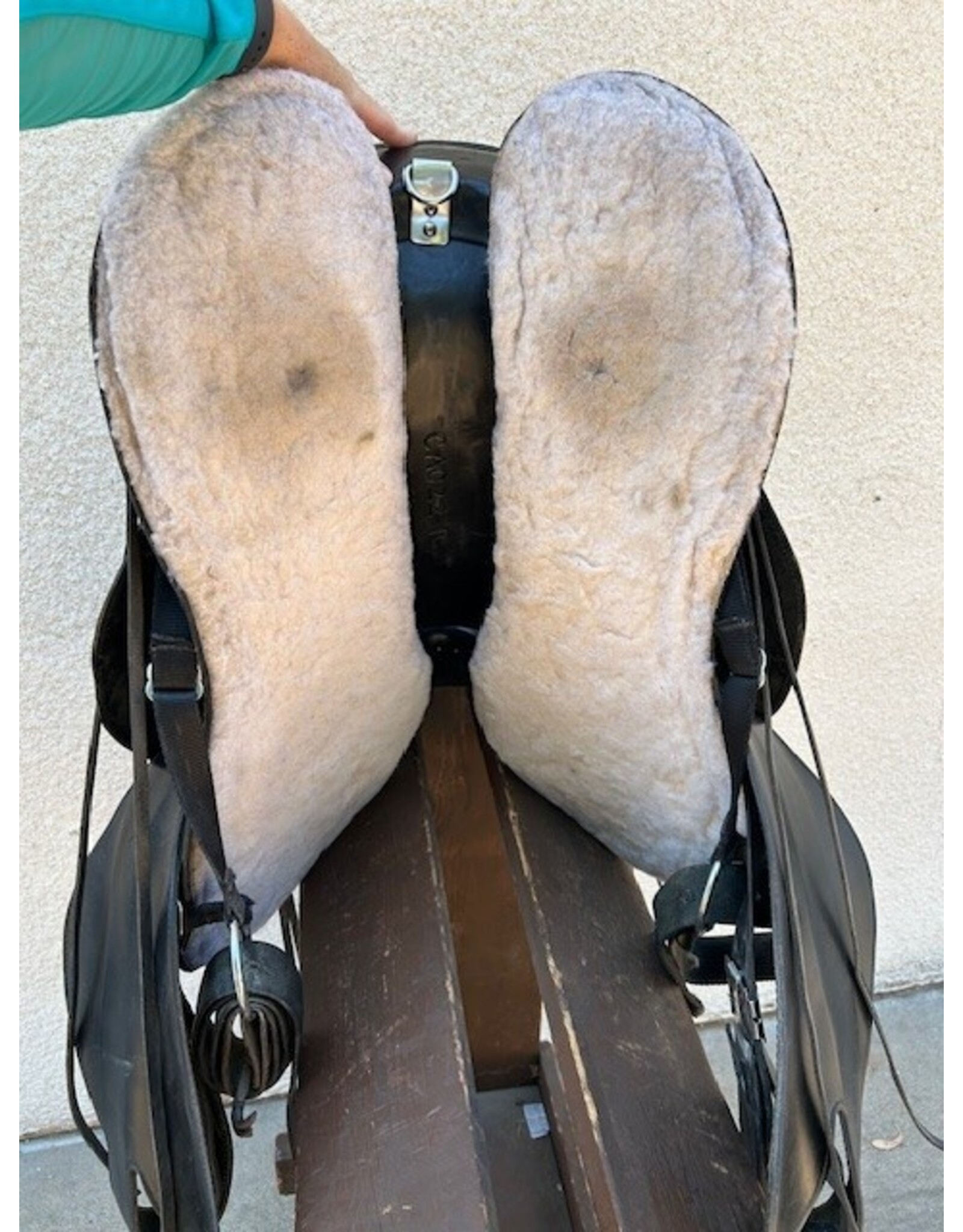 Hill View Farm Orthoflex 16" Seat w/ Fleece Booties
