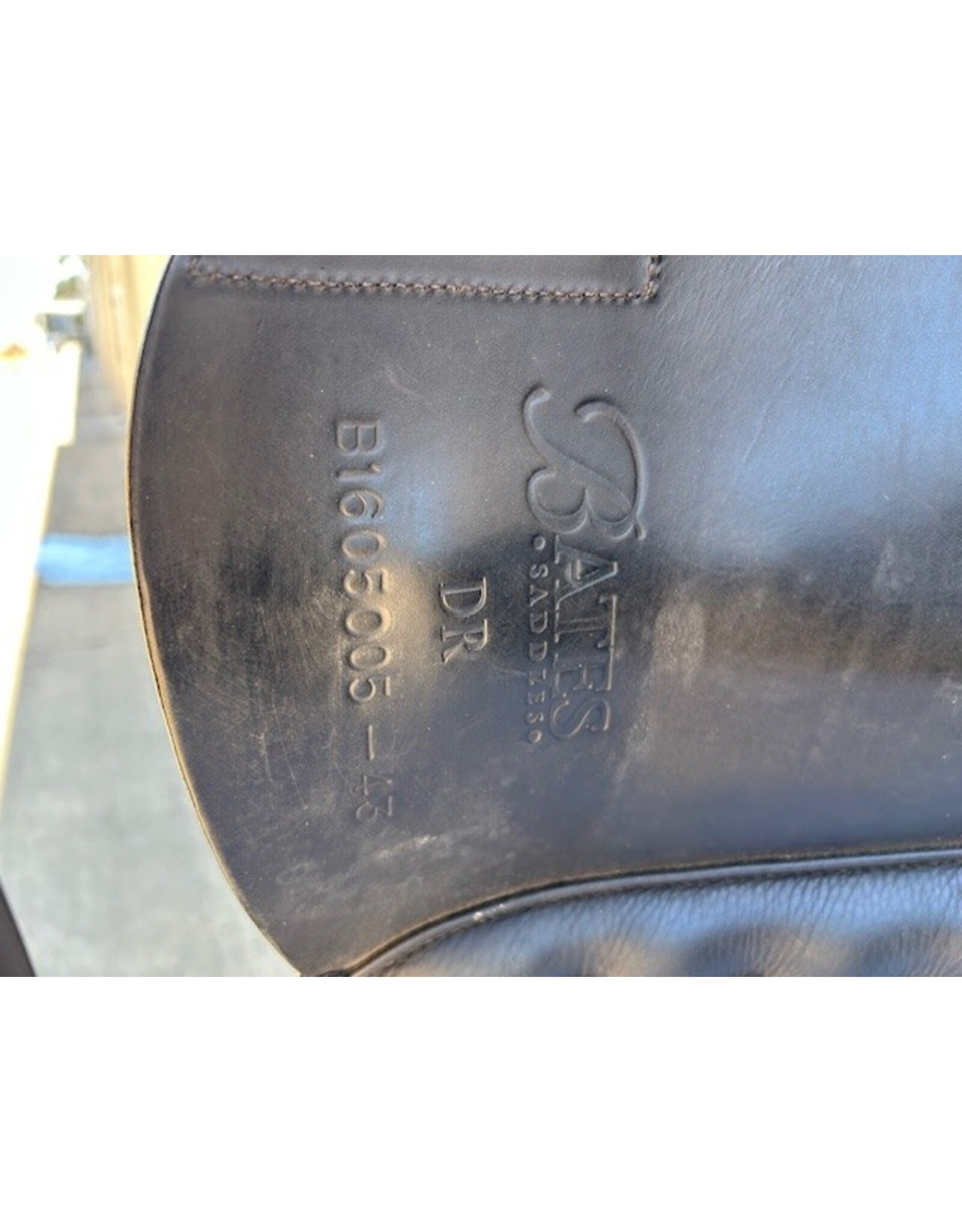 Bates "DR" Dressage Saddle 17" Seat, Medium Gullet Plate Installed