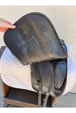 Bates "DR" Dressage Saddle 17" Seat, Medium Gullet Plate Installed Bates "DR" Dressage Saddle 17" Seat, Medium Gullet Plate Installed