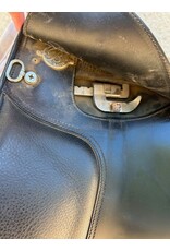 Bates "DR" Dressage Saddle 17" Seat, Medium Gullet Plate Installed Bates "DR" Dressage Saddle 17" Seat, Medium Gullet Plate Installed
