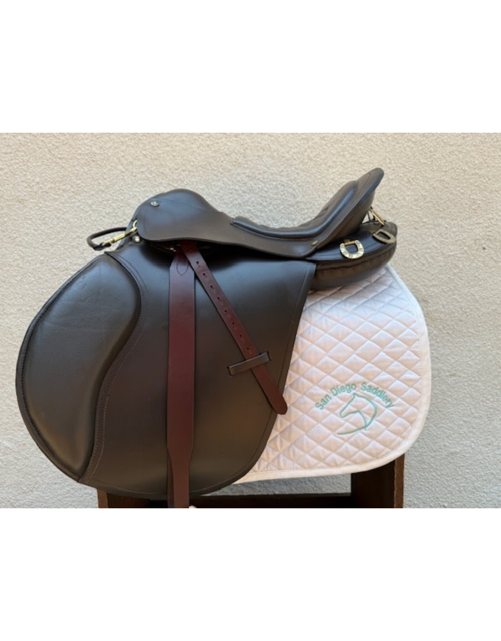 EquiRoyal Regency English Endurance 18" Wide