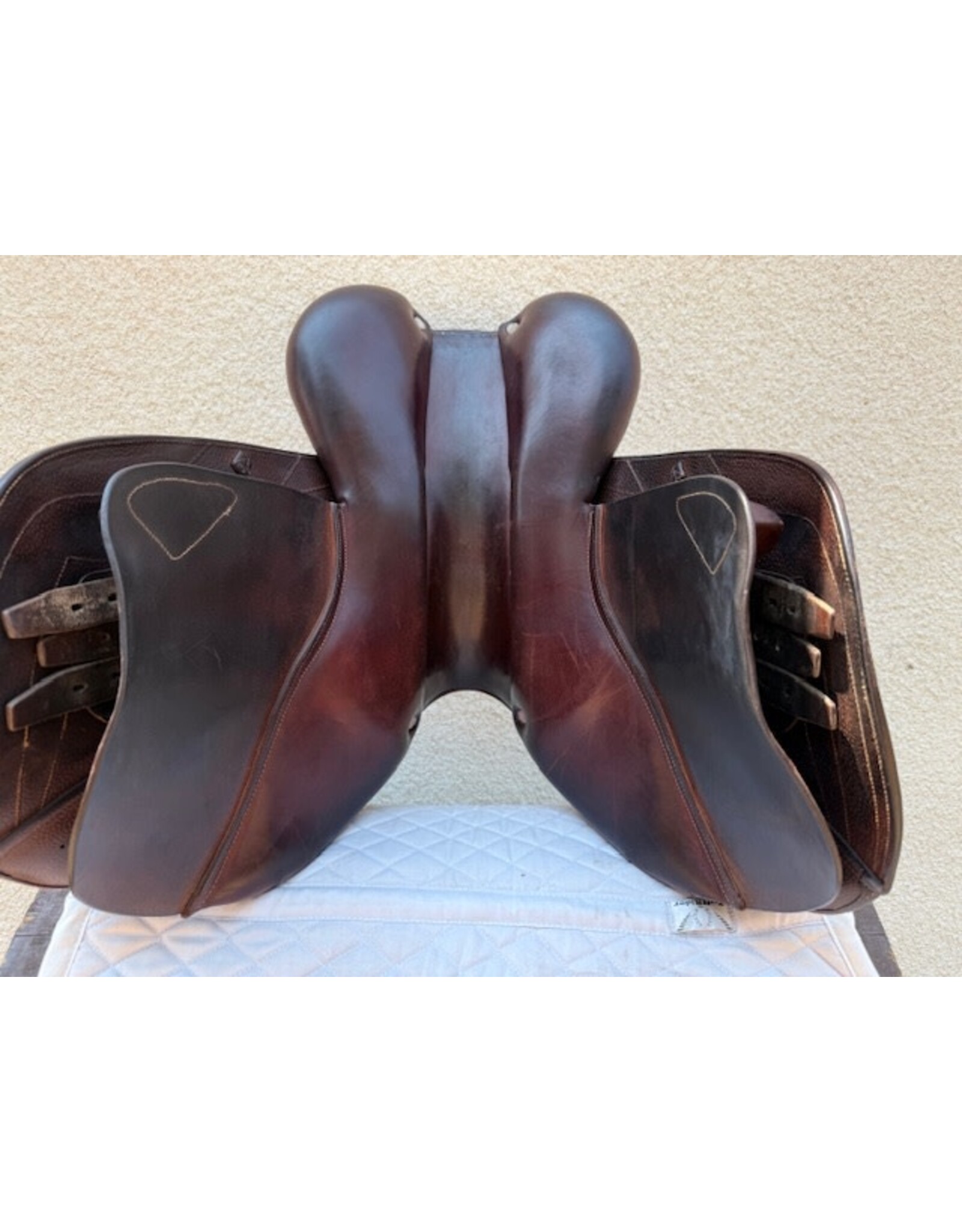 CWD SE02 Close Contact Saddle 17"