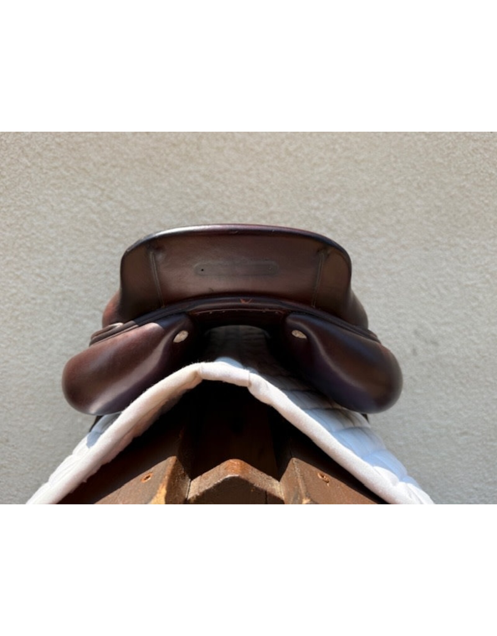 CWD SE02 Close Contact Saddle 17"