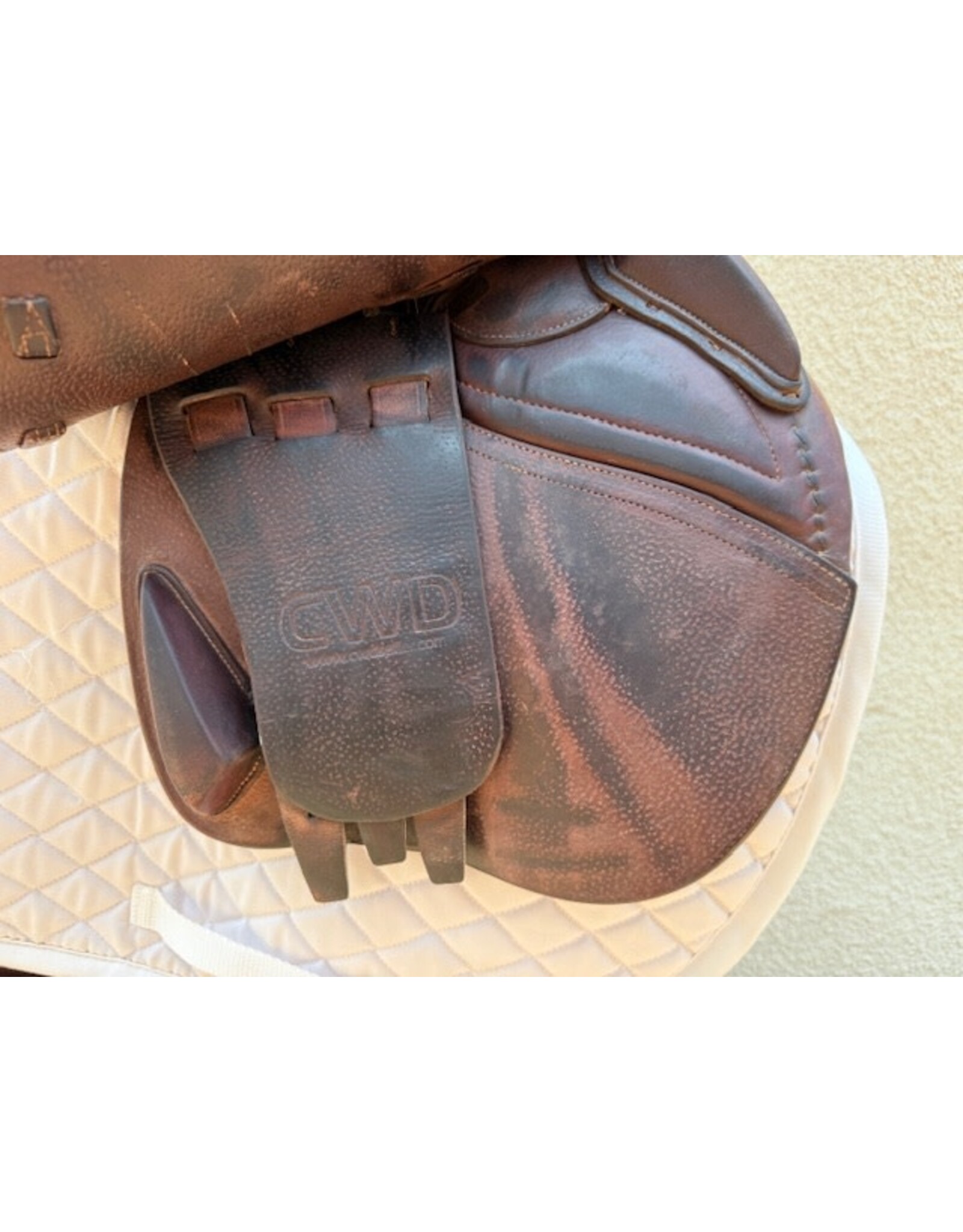 CWD SE02 Close Contact Saddle 17"