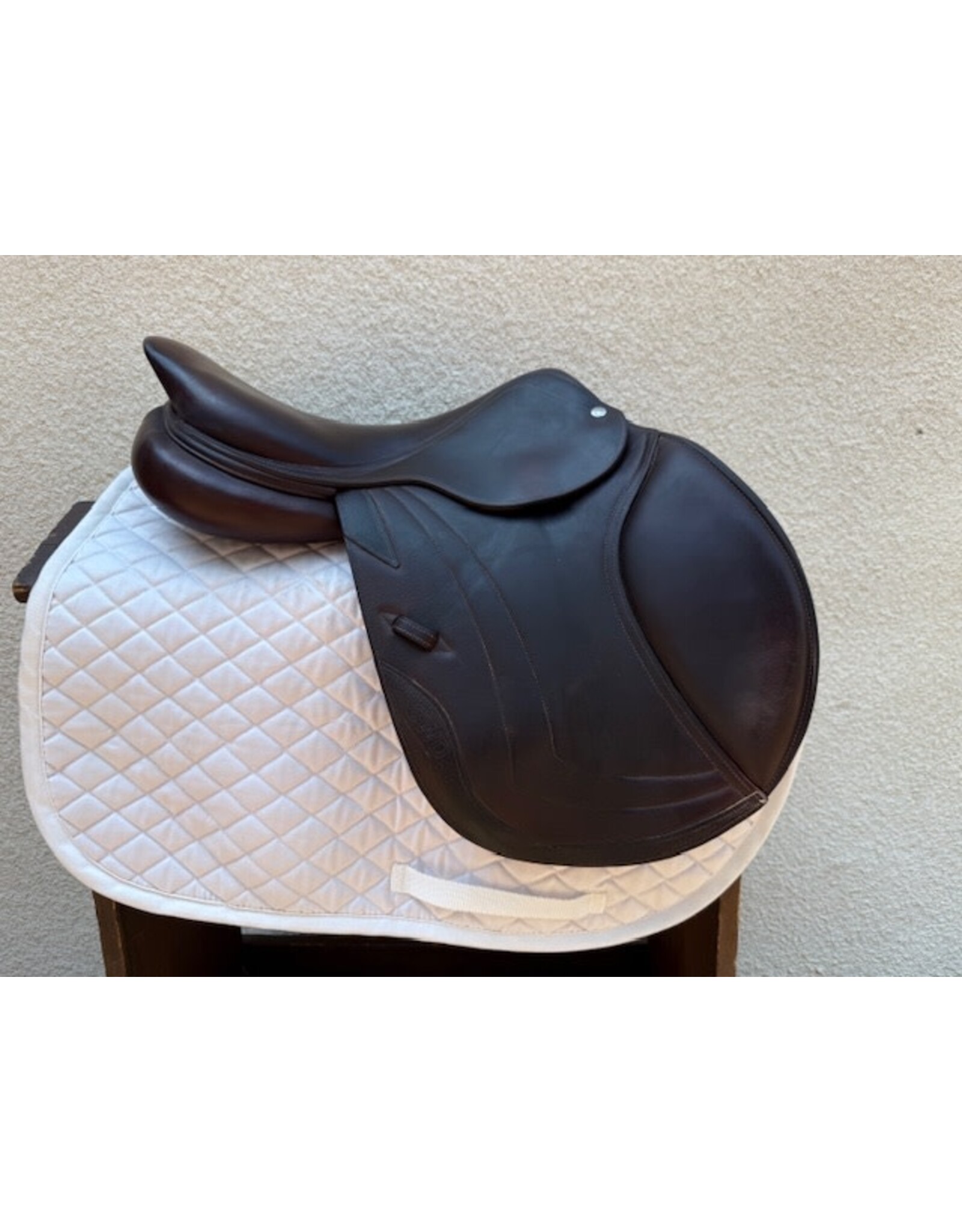 CWD SE02 Close Contact Saddle 17"