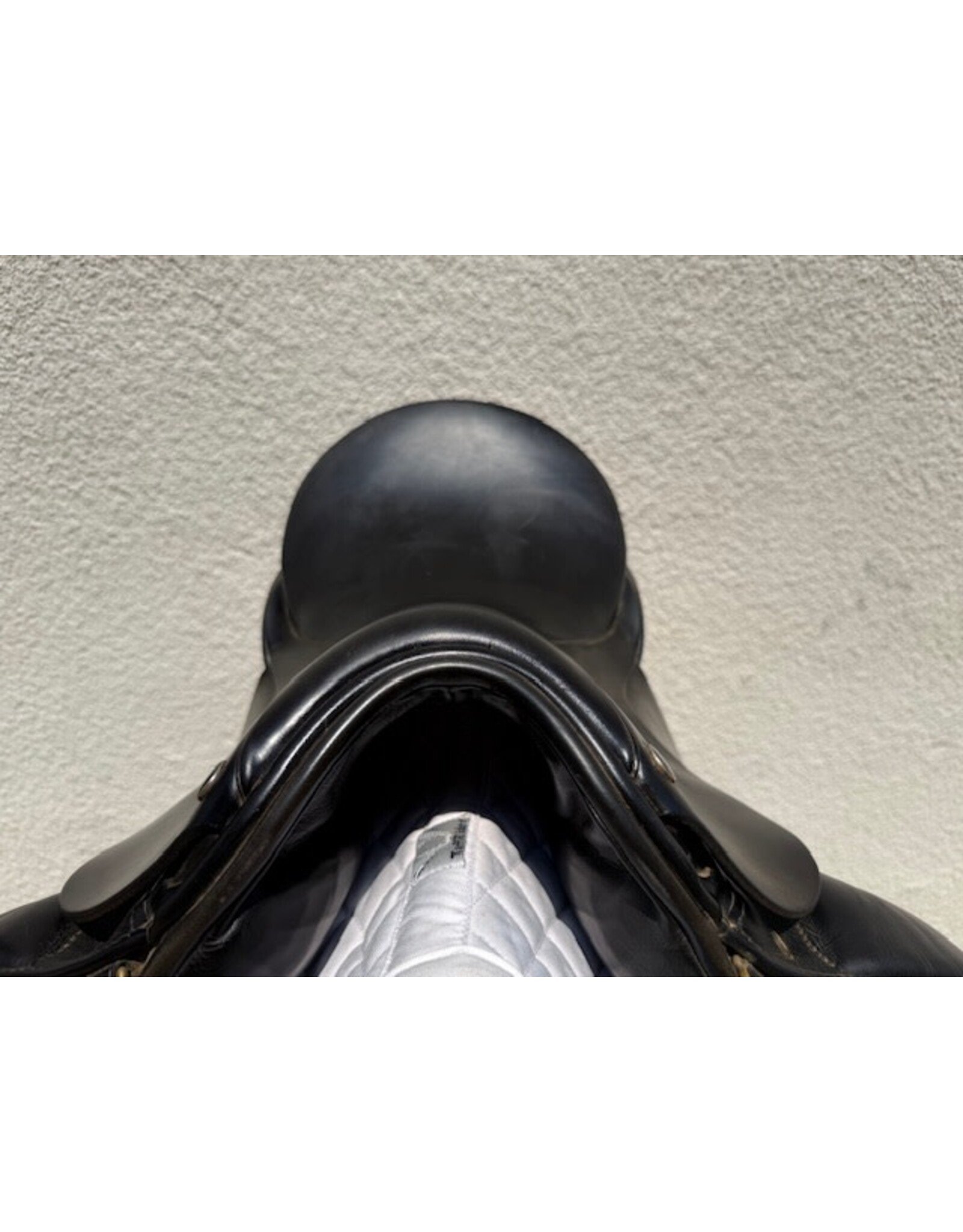 Hintermayer Anatomic Dressage Saddle 17" Medium