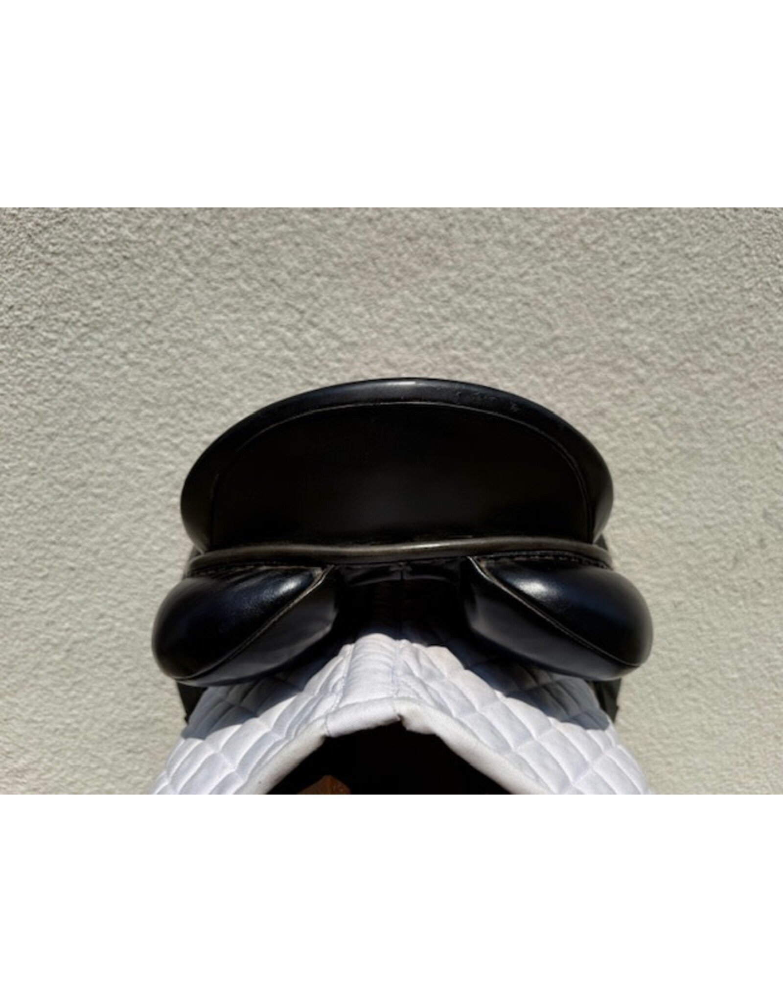 Hintermayer Anatomic Dressage Saddle 17" Medium