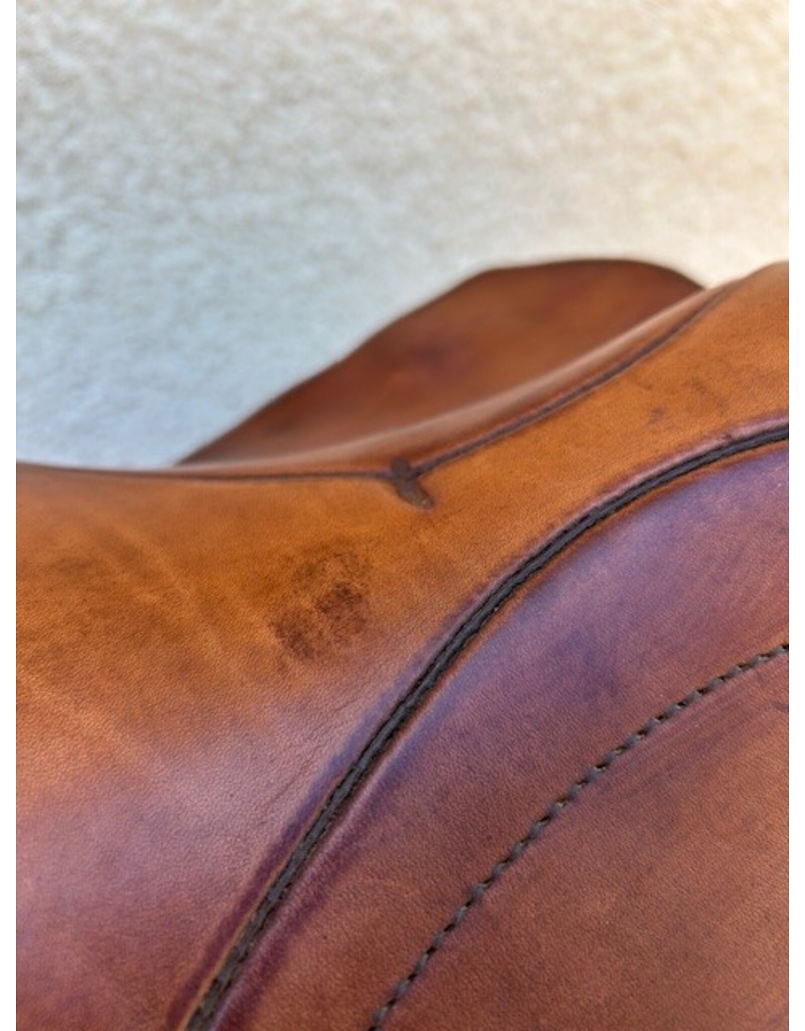 Stubben Genesis De Luxe 16.5" Seat, XWide Tree