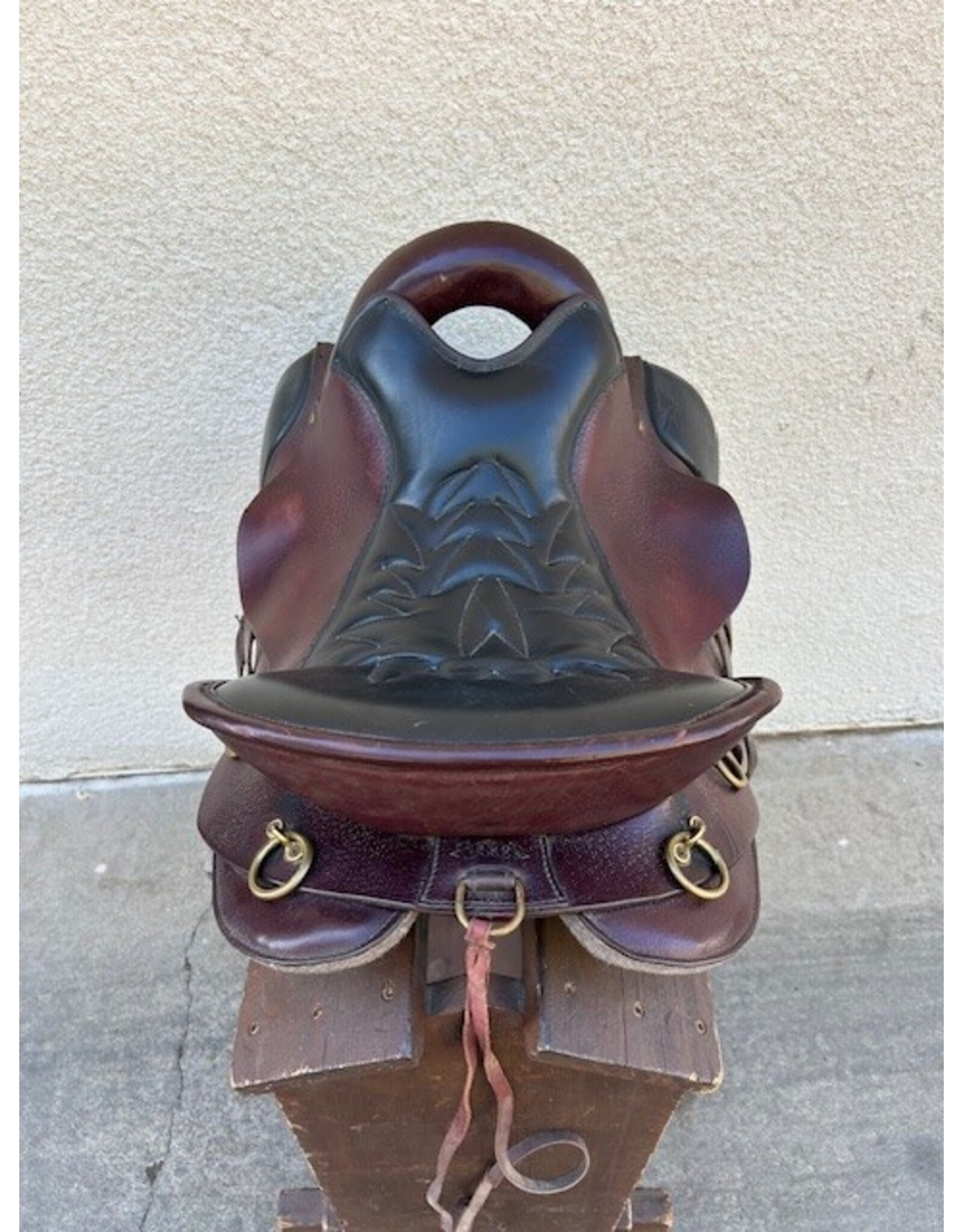 Tucker Western Endurance 16.5" Seat, Wide Gaited Tree