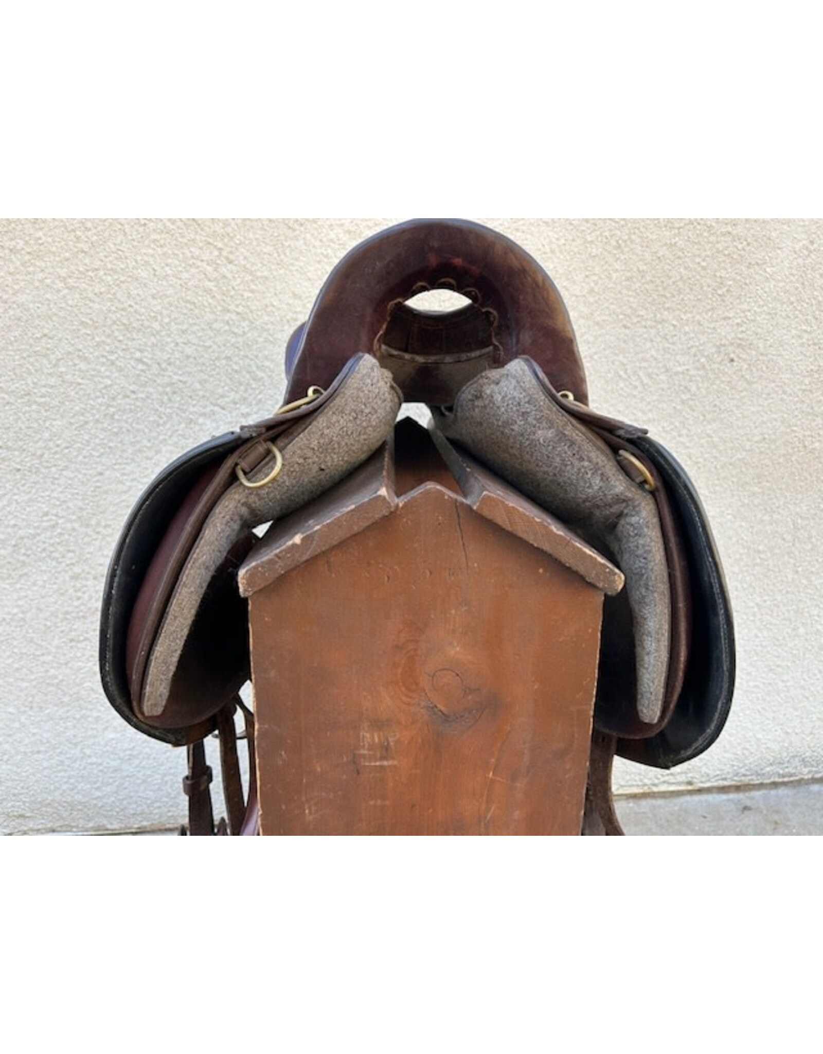 Tucker Western Endurance 16.5" Seat, Wide Gaited Tree