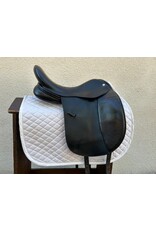 Täkt Dressage Saddle TSD-17 17" Medium Wide Tree Täkt Dressage Saddle TSD-17 17" Medium Wide Tree