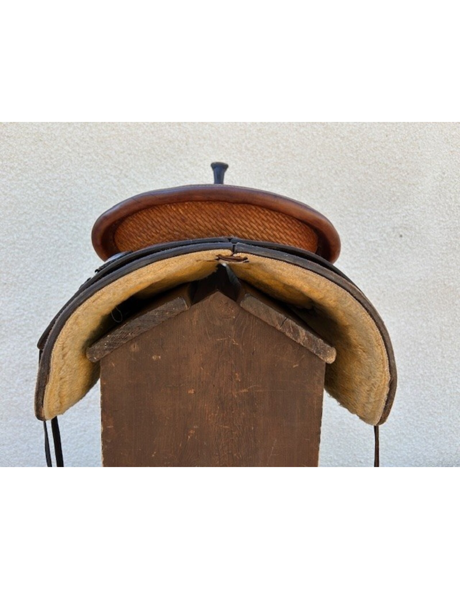 Crates Cutting Saddle 16.5" Full Quarter Horse Bars