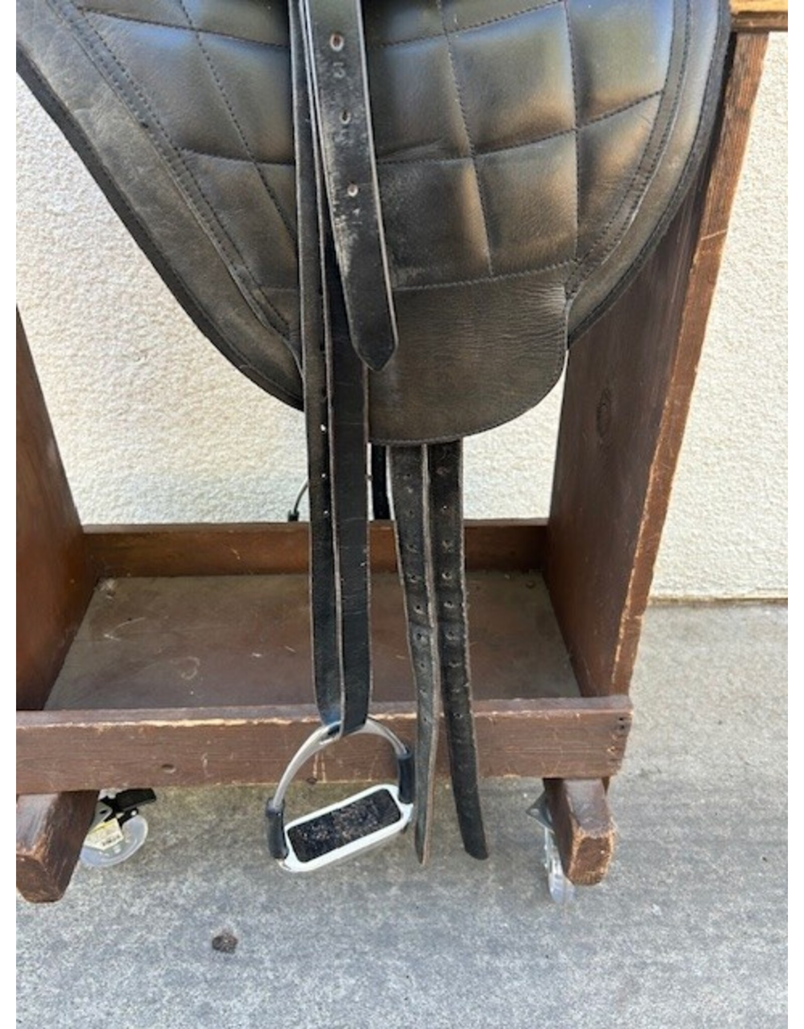 Black Forest Treeless Endurance Saddle Size 2 (Western 16") Black