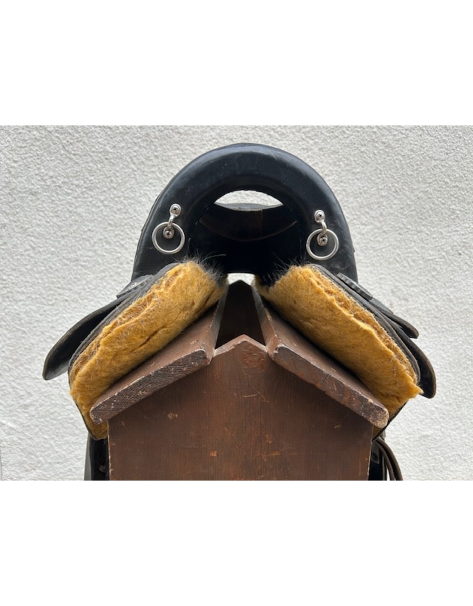 Double Creek Saddlery/ Henry Miller Endurance 17" Seat, SQHB