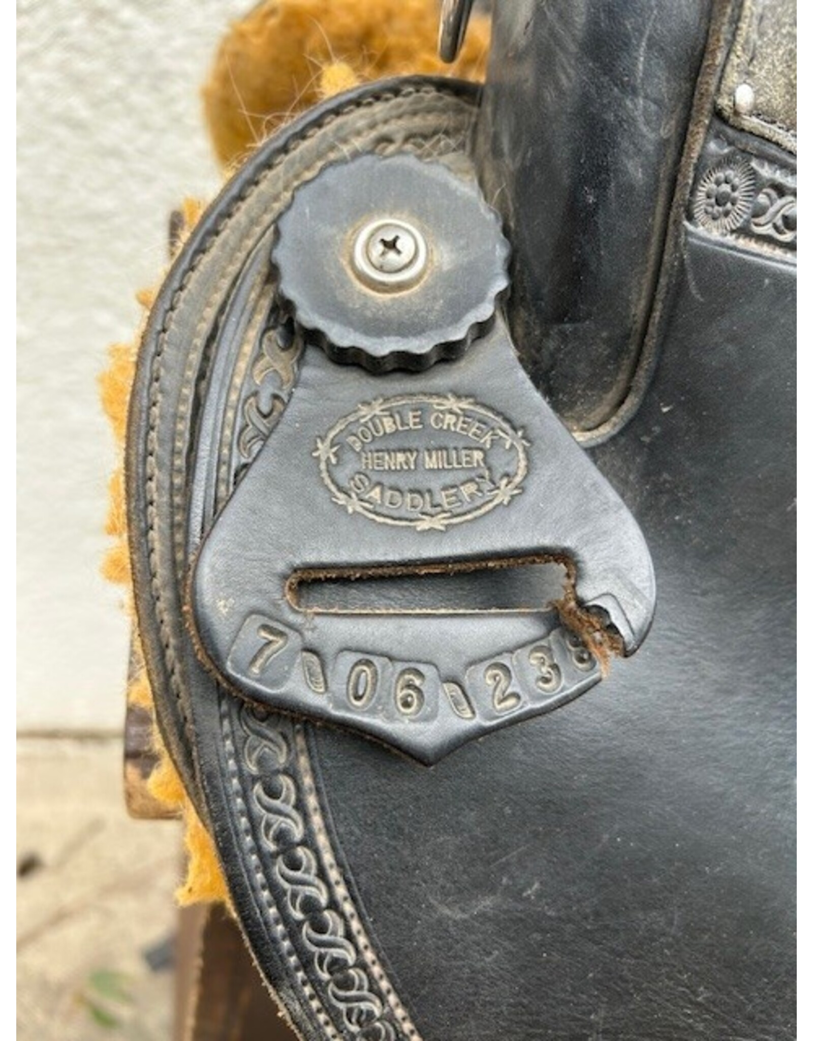 Double Creek Saddlery/ Henry Miller Endurance 17" Seat, SQHB