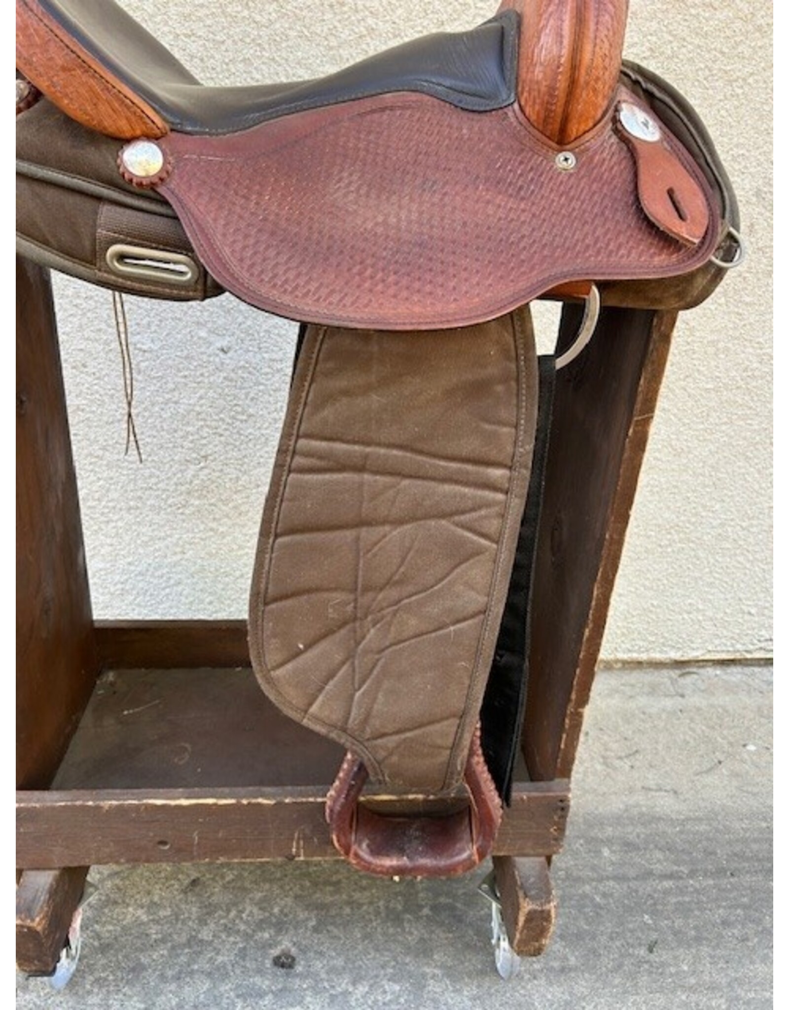 Fabtron Leather/Synthetic Saddle 15.5" Seat, FQHB