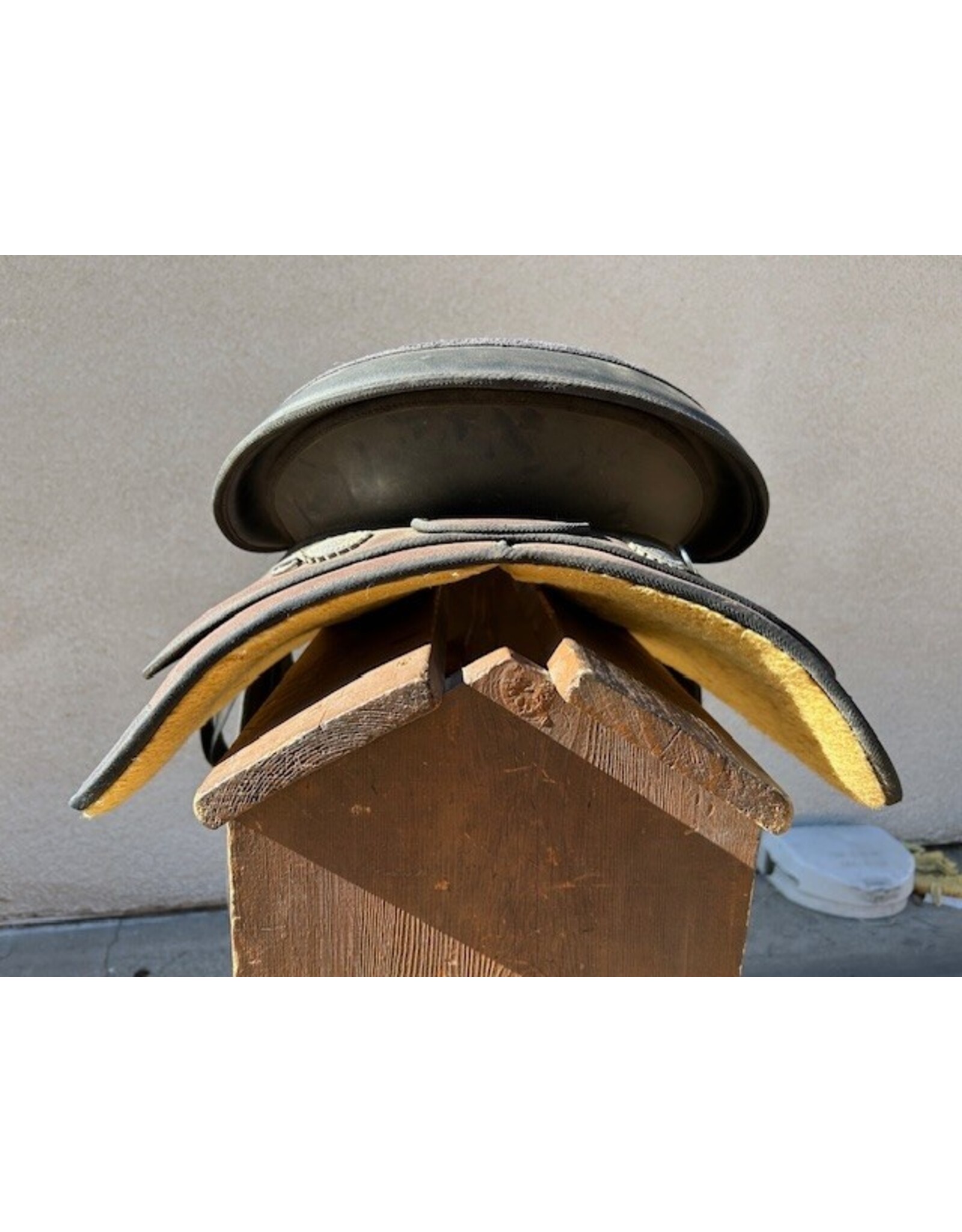 Wintec Trail Saddle Black 16" Seat  Wide Tree