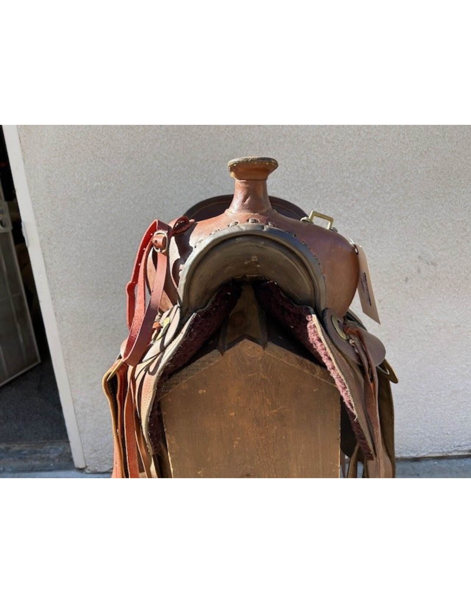 Western trail saddle 16 1/2" Seat 7" Gullet