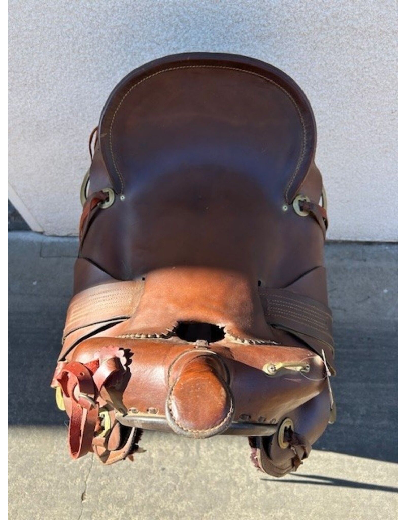 Western trail saddle 16 1/2" Seat 7" Gullet