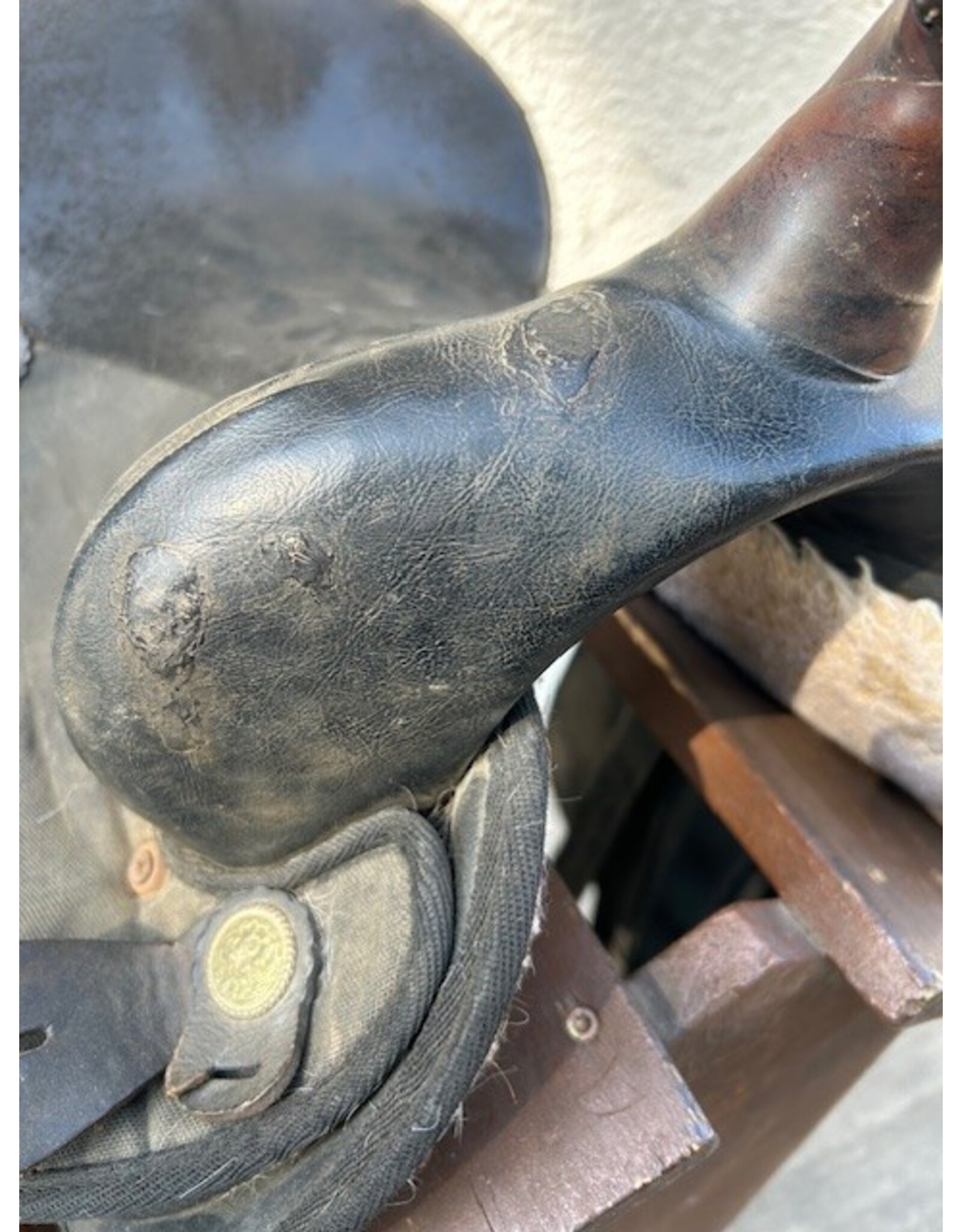 Abetta Arab (Wide) Tree Round Skirt Western Saddle 15" Seat