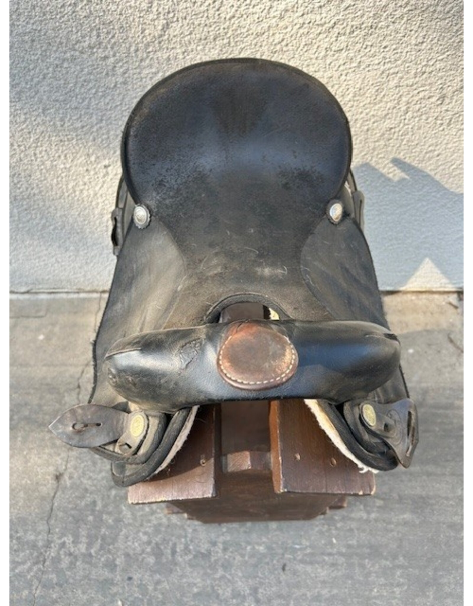 Abetta Arab (Wide) Tree Round Skirt Western Saddle 15" Seat