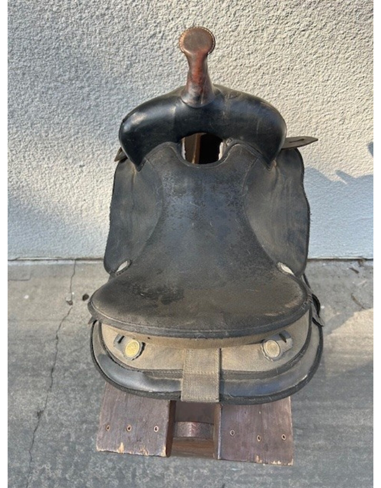 Abetta Arab (Wide) Tree Round Skirt Western Saddle 15" Seat