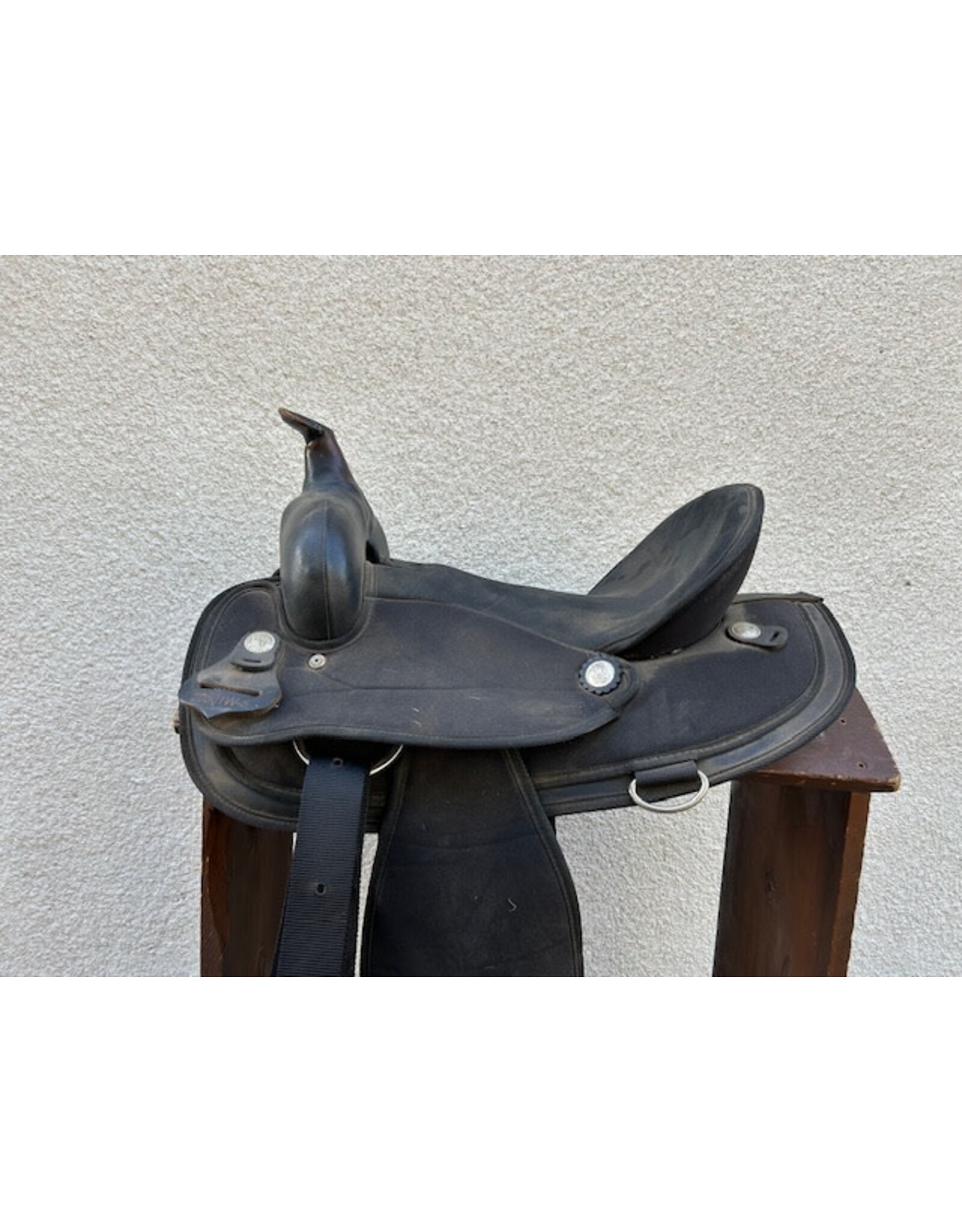 Abetta Synthetic 15" Seat FQHB