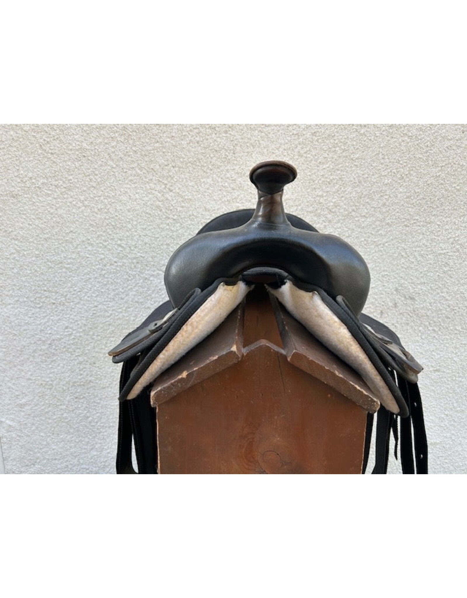 Abetta Synthetic 15" Seat FQHB