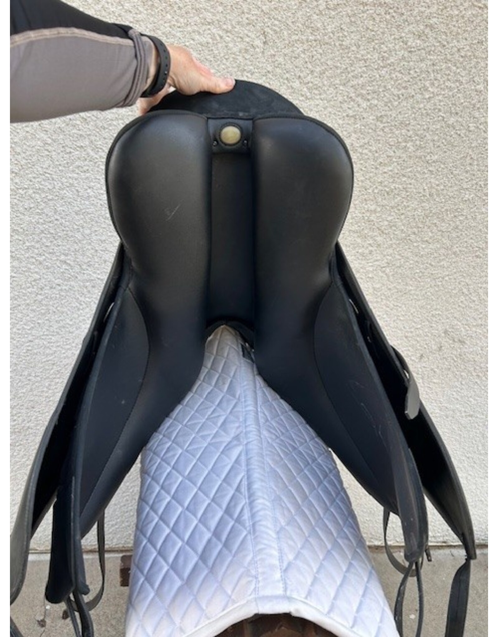 Wintec XCH Dressage Saddle 18" Seat