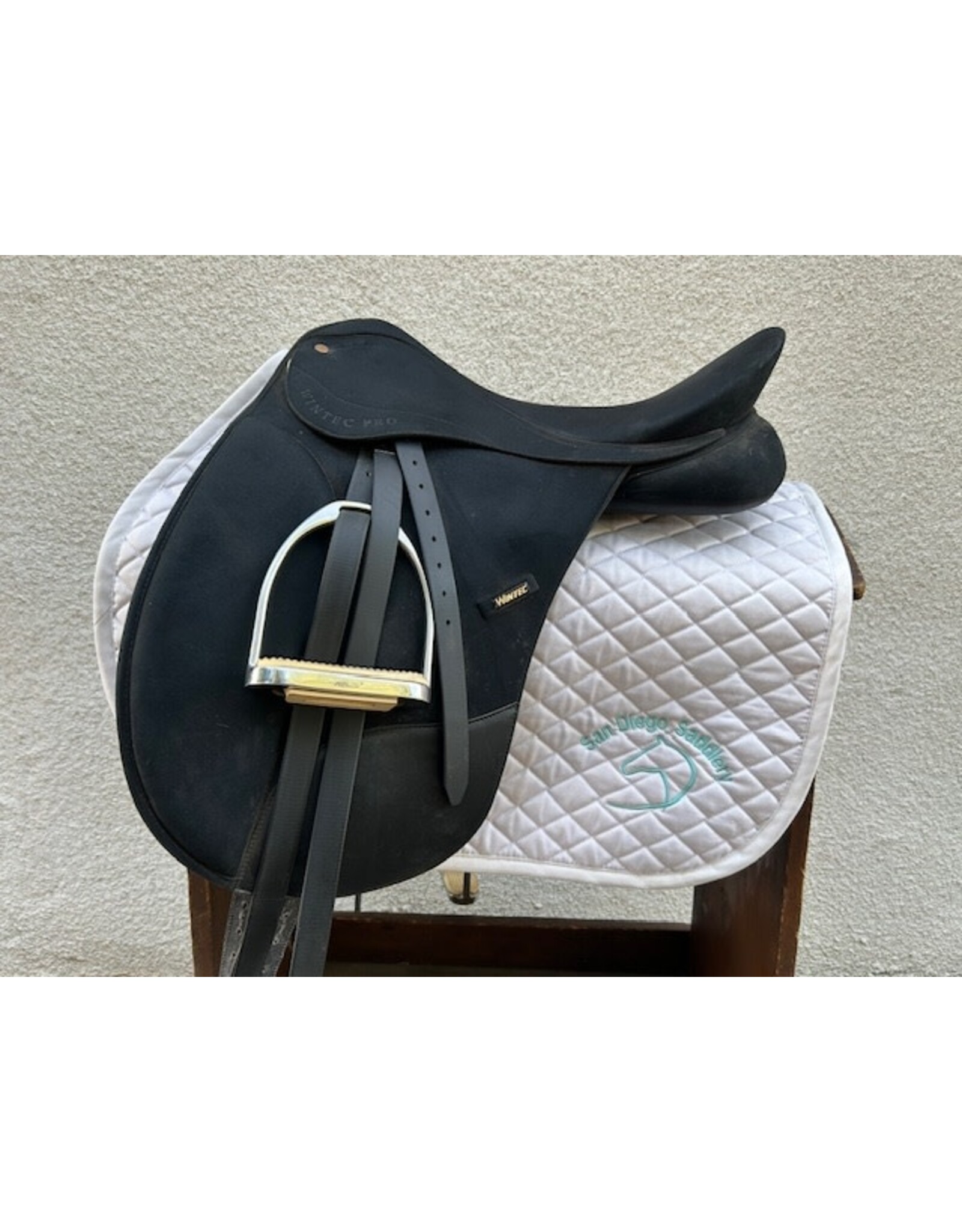 Wintec XCH Dressage Saddle 18" Seat