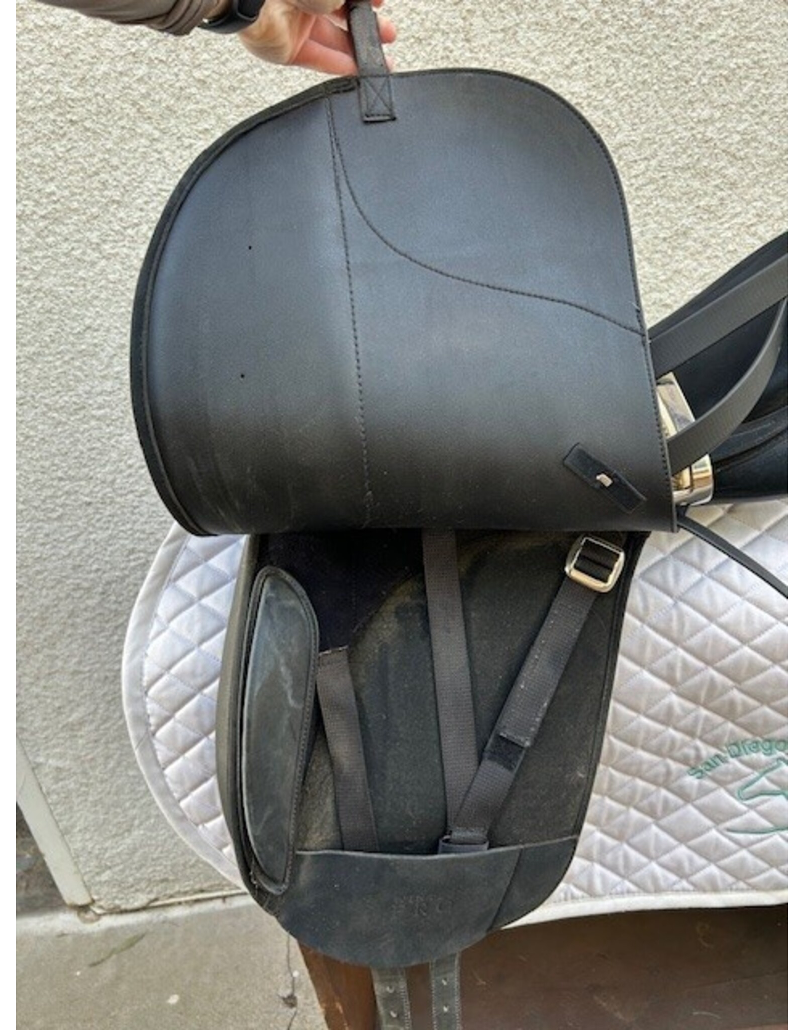 Wintec XCH Dressage Saddle 18" Seat