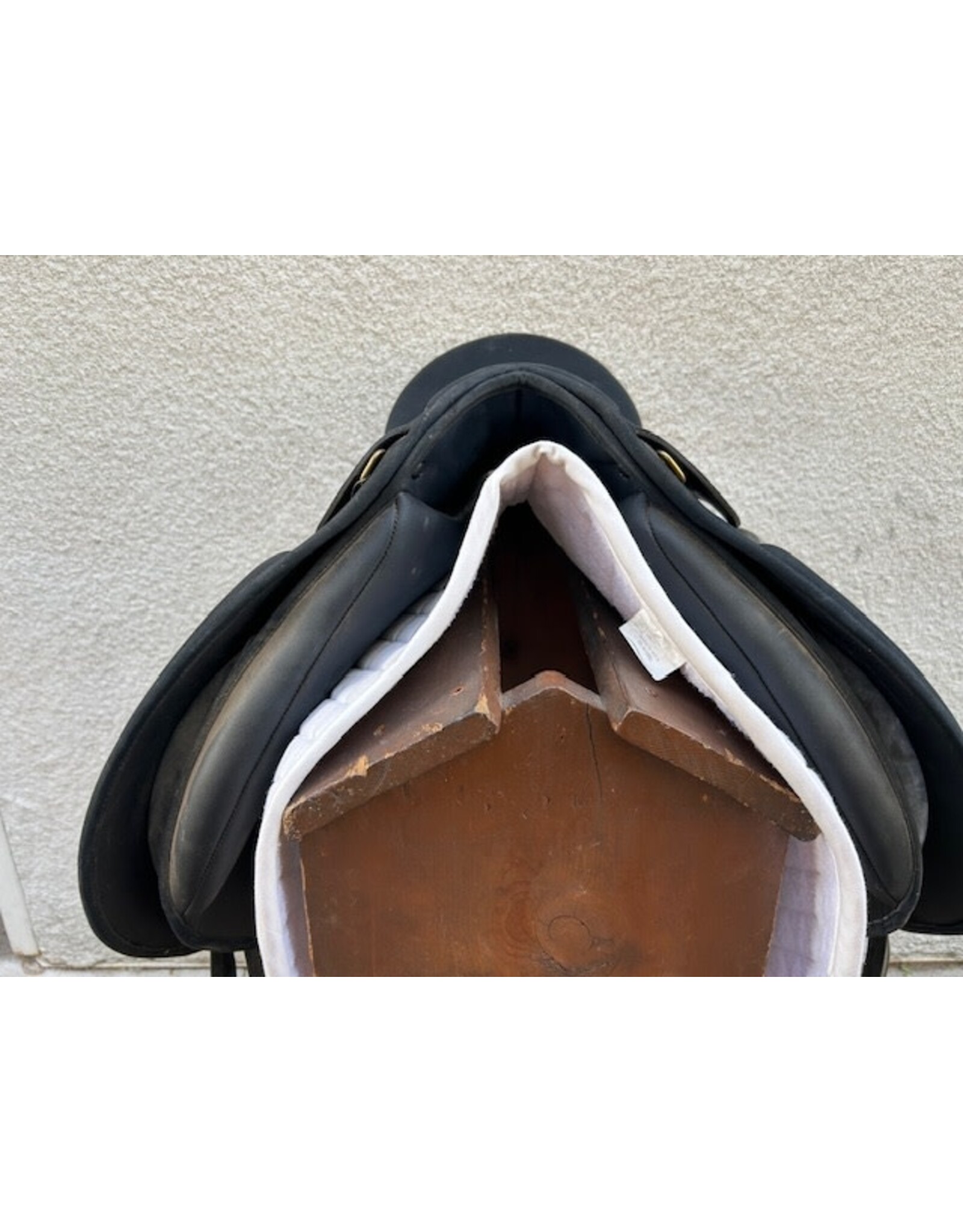 Wintec XCH Dressage Saddle 18" Seat