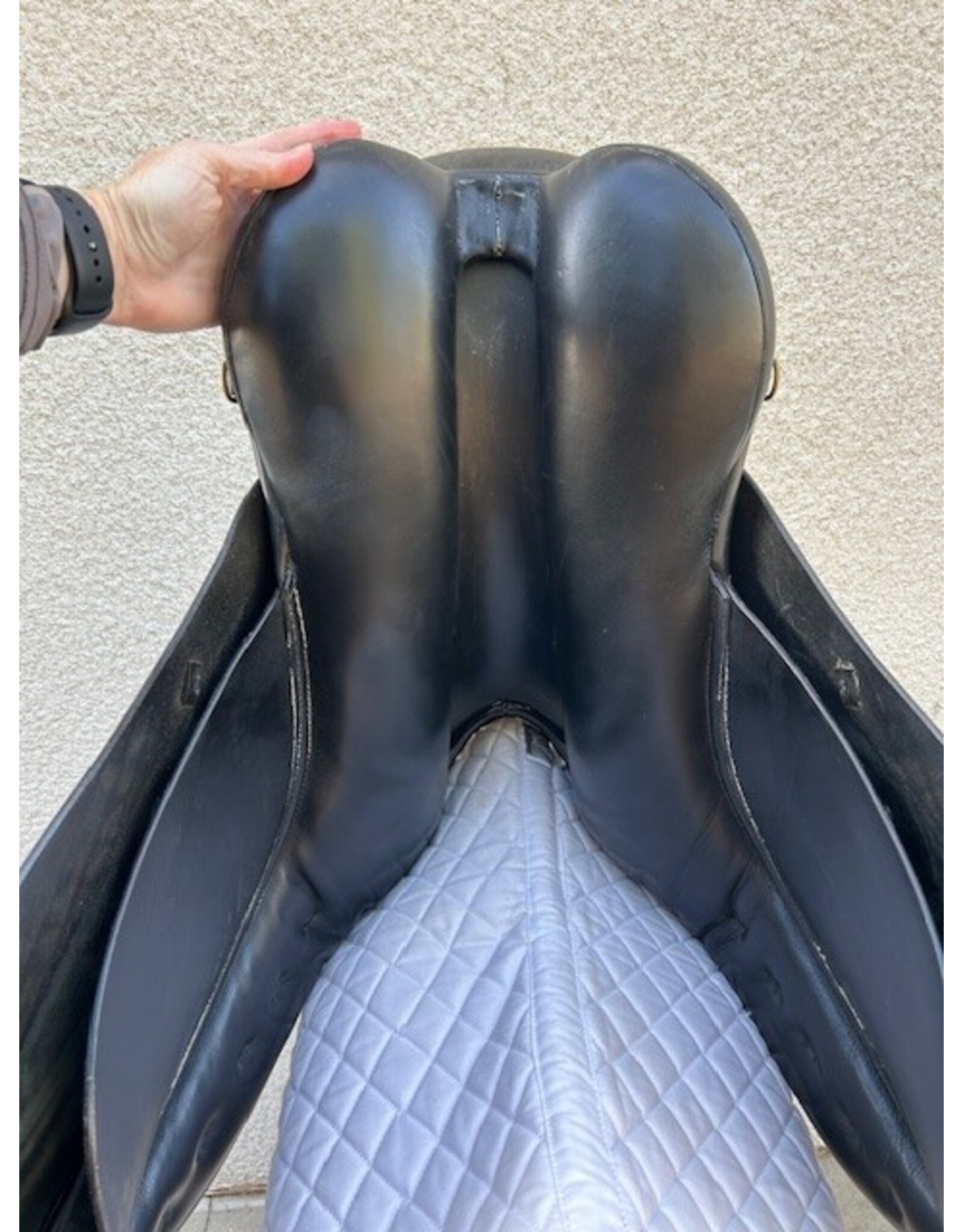 Wychanger Barton Dressage Saddle 17.5" Seat 4.5" Gullet